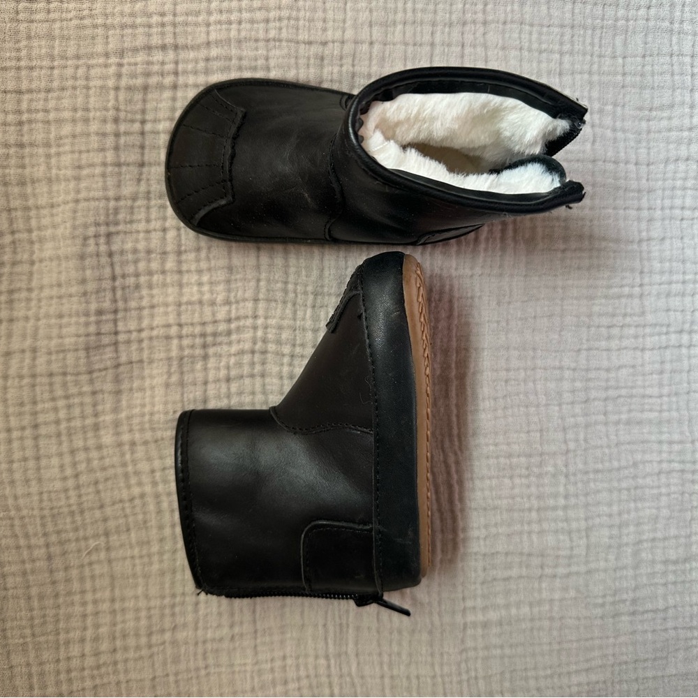 Little Love Bug black toddler winter boots size 5